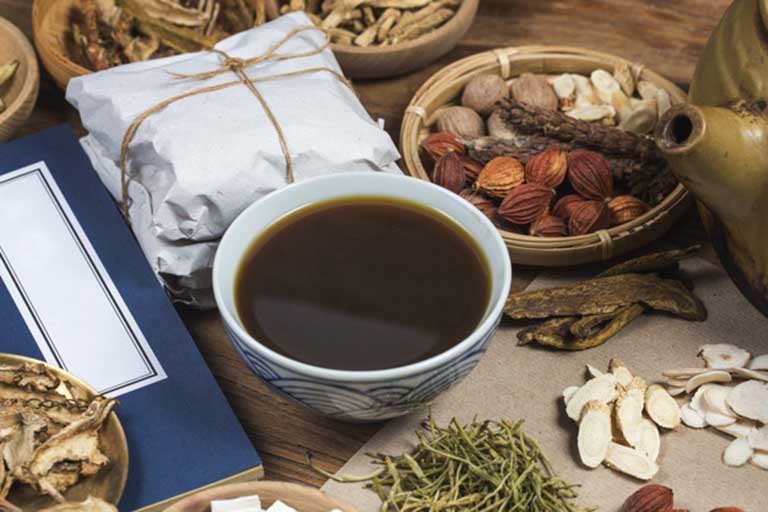 Mọi người có thể dùng các bài thuốc Đông y trị bệnh