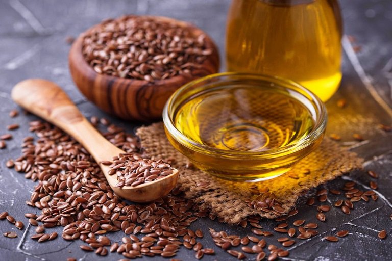 Dầu hạt lanh rất tốt cho làn da đang bị tổn thương do bệnh chàm gây nên