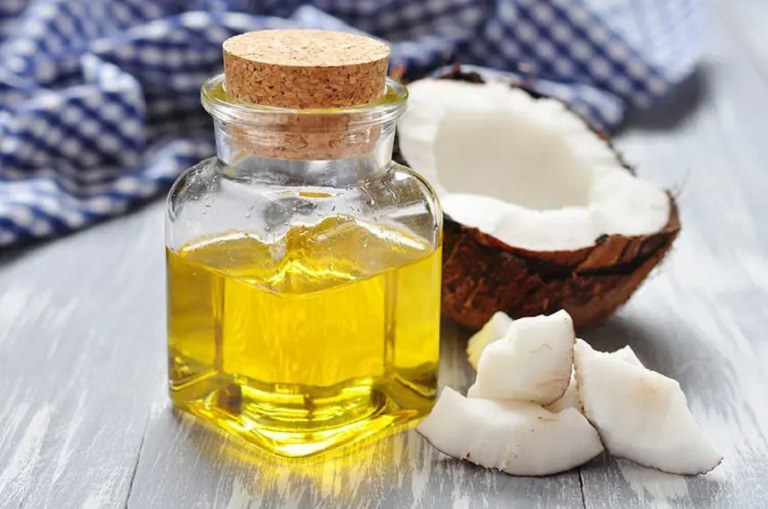 Dầu dừa có chứa nhiều tinh chất tốt cho sức khỏe làn da
