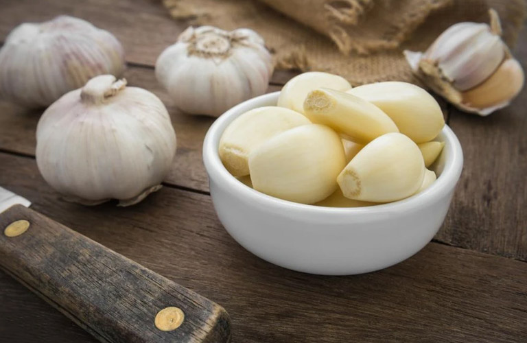 Tỏi giúp tiêu diệt vi khuẩn, giảm viêm