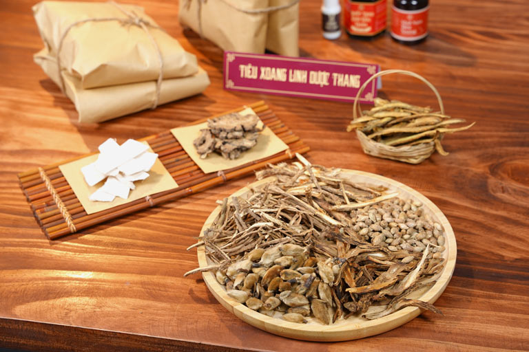Thành phần thảo dược an toàn, dược tính cao giúp nâng cao hiệu quả của bài thuốc Tiêu Xoang Linh Dược Thang