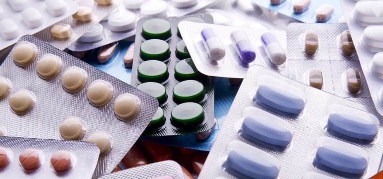 Người bệnh sử dụng thuốc để kiểm soát triệu chứng của bệnh