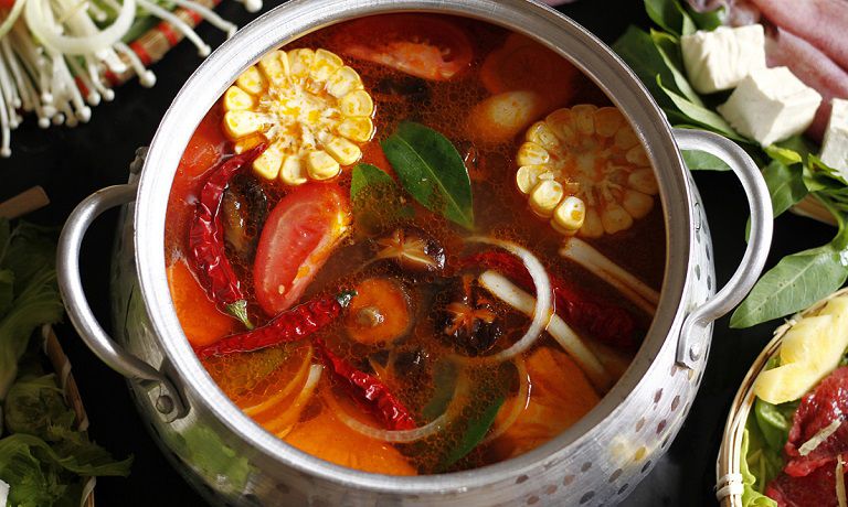Đồ ăn cay nóng dễ làm tăng các triệu chứng của viêm xoang