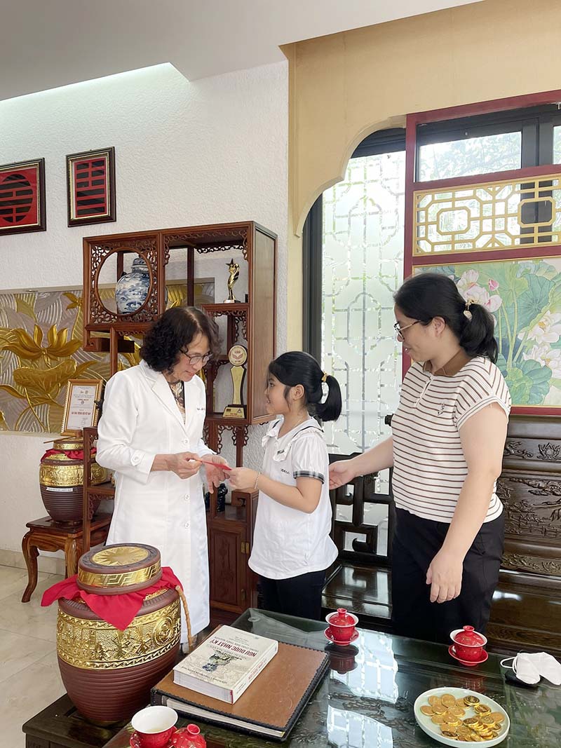 Viêm da cơ địa ở trẻ - muốn khỏi lâu thì phải trị toàn diện Viêm da cơ địa ở trẻ - muốn khỏi lâu thì phải trị toàn diện