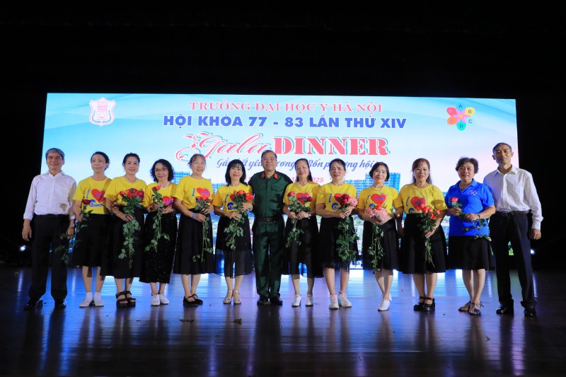 Buổi tiệc giao lưu trong Hội khóa 77 - 83 tại Thanh Hóa