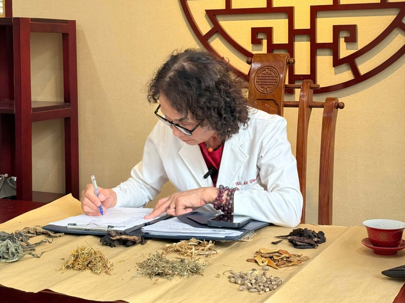 Mỗi giai đoạn Bác sĩ Lê Phương sẽ tiến hành gia giảm liệu trình phù hợp